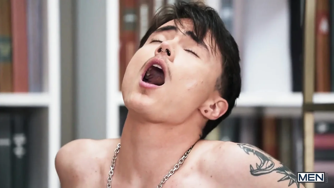 Men – Jizzed in the Library