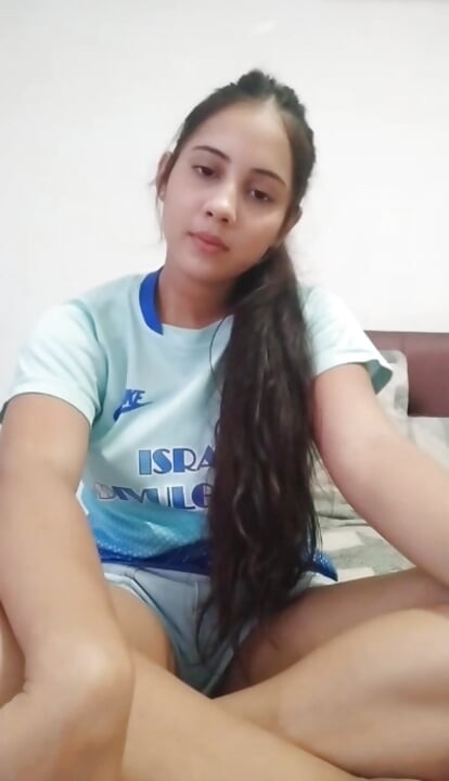 Desi Girl Showing Her Body in Bedroom