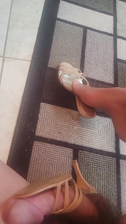 Jacking Off with Heels and Nylons and Cumming on Heel