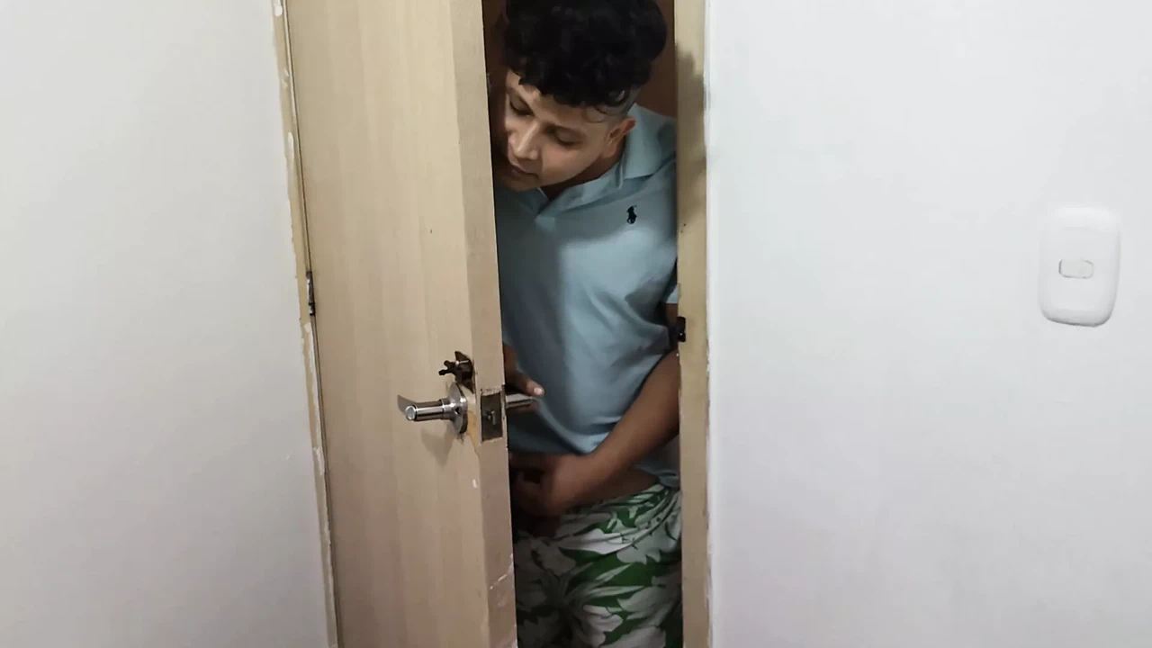 I CAUGHT MY STEPBROTHER SPYING ON ME WHILE I'M HOT (PART 1)