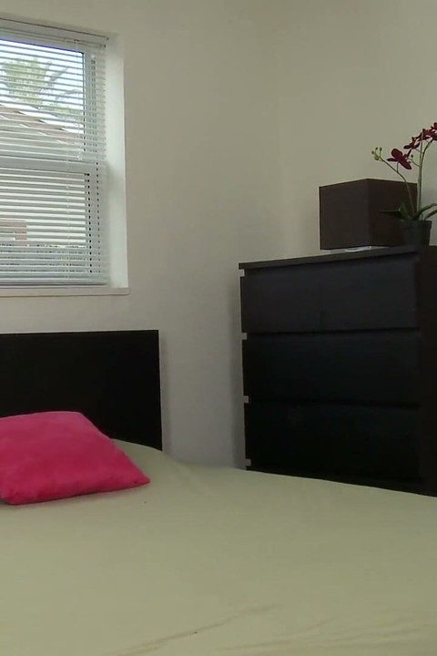 Zara Masturbating with Magic Wand