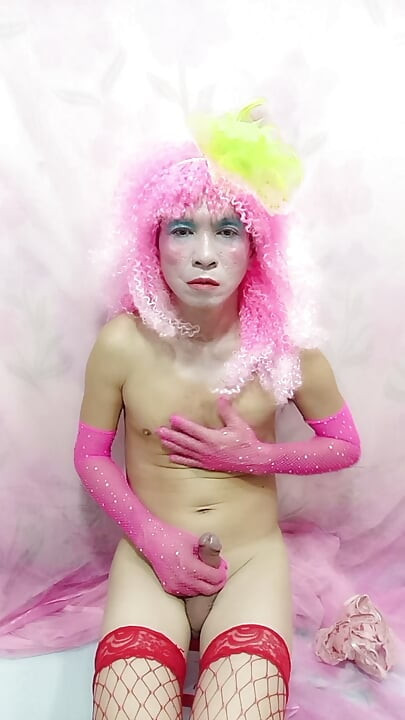 Oanh Le transgender wearing sexy clothes