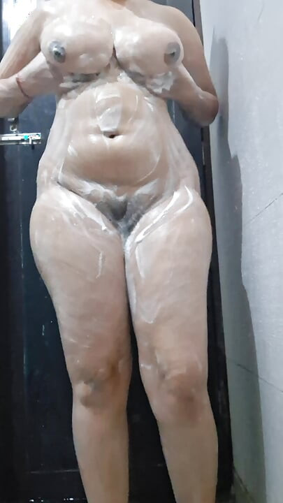 Bangali Hintli genç kız mumbai'de ilk kez banyo videosu
