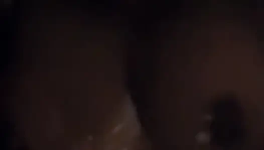 Момент, когда она просит все молоко у своей подруги-лизательницы