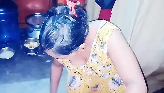 Aku nggak bisa menolak kontol abang tiriku dan akhirnya ngentot dia habis-habisan.