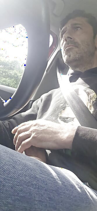 Straight guy gets horny and jerks off while driving, he almost got caught