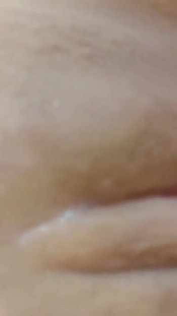 Momento emocional de "Accidentalmente preñada a mi joven hermanastra - MrPussyLicking"