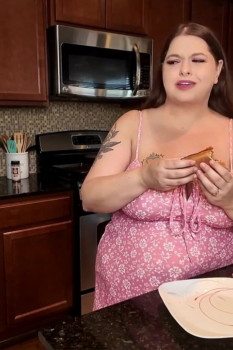 Sausage Roommate Gets Vored