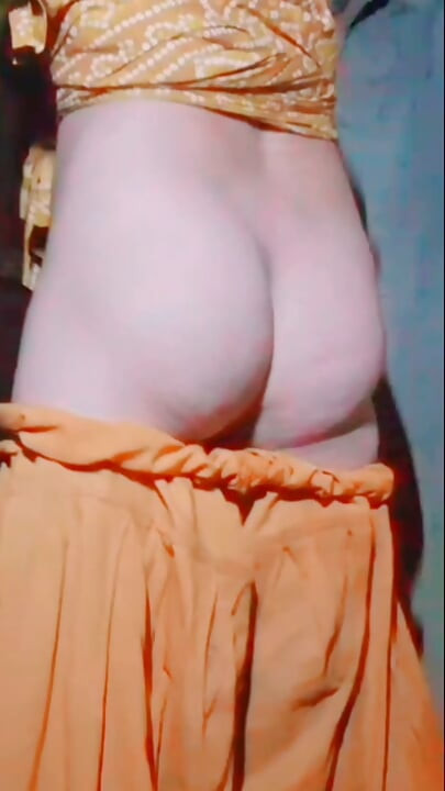 불타오르는 젊은 자지를 갈망하는 영혼, 남자를 찾아 헤매는 절박한 욕망