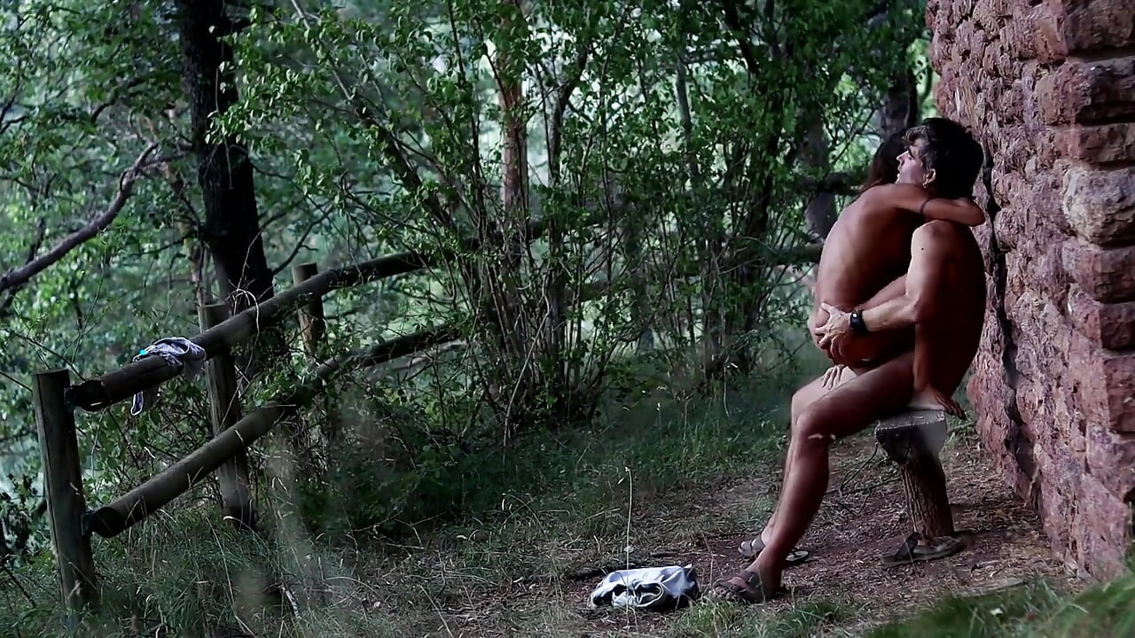 Čeka u šumi, dok se Dani ne pojavi..