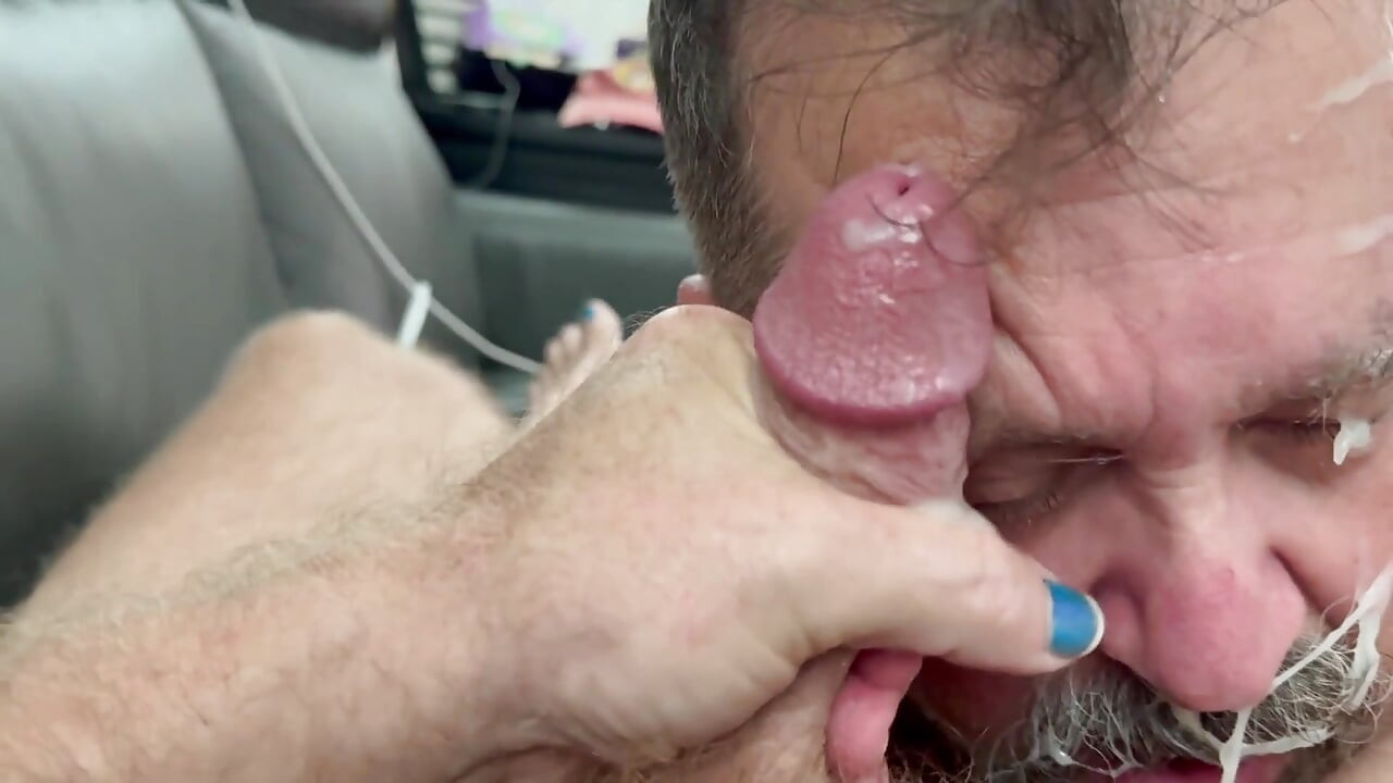 Stepdaddybearaz Feeding His Cock to Chefbarez