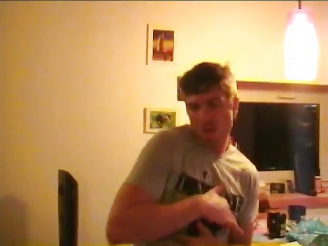 Wunderschönes tschechisches schätzchen und ihr freund machen ein sexvideo zu hause