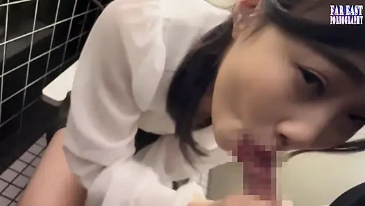 Nackte nüppel spazieren, wo überfüllte augen einen heißen, engen gipfel auf ihre frechen tipps machen, Phase.2