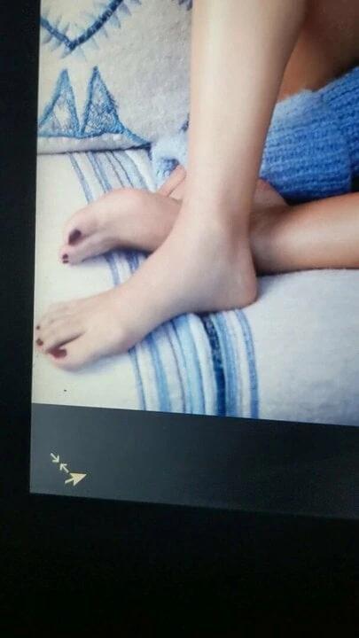 Elizabeth Olsen Feet Cum Tribute