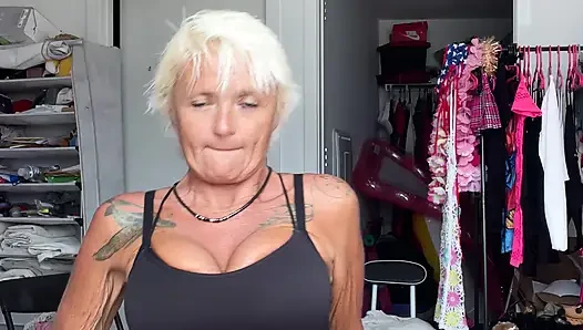 POV: MILF Masturbation