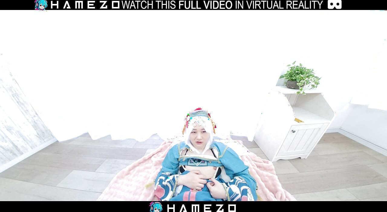 Sexy menina japonesa Mayu Kanzaki chupa pau antes de ser fodida com força em VR.