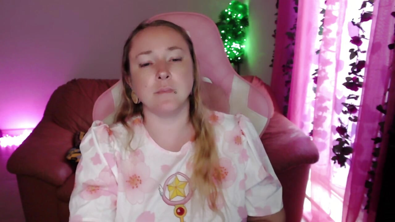 Bara kala lnd gndi bat ki pooja kar raha hai