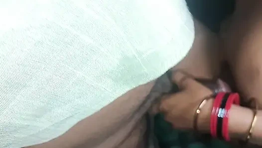 Aaj maine bhabhi ko kamre me naga lete dekha bhabhi ki jabarjast