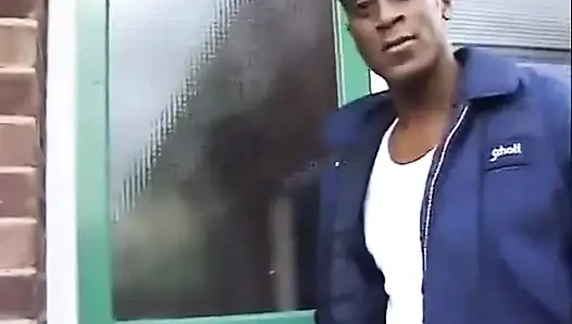 Британские приключения Big Omar: Девушки с задривание баттой