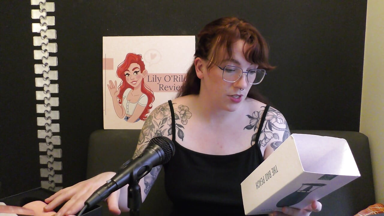 NSFW Review of the Honey Pistil Licking Vibrator From the Bad Peach