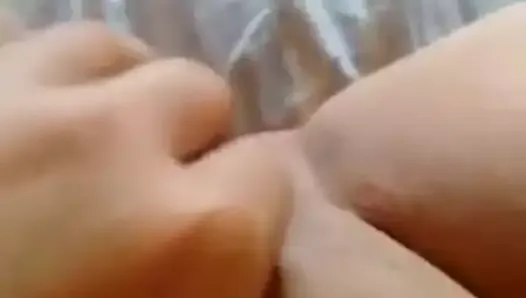 Mi amiga Alexa tocándose su hermosa vagina
