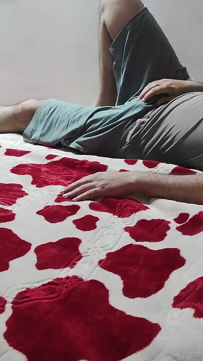 Esposa árabe compartilhada com amigos fode minha esposa