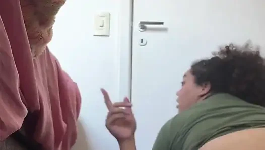 mollige nasse stiefmutter