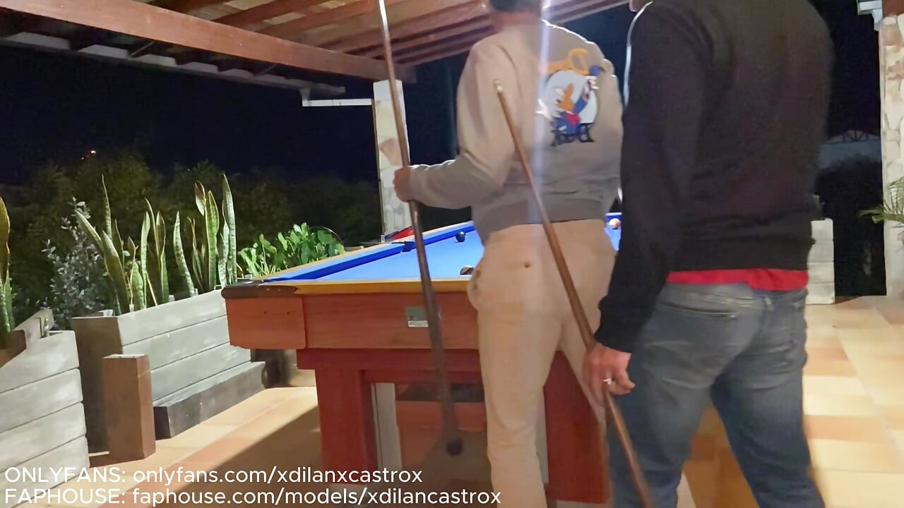CRUISING FOLLANDO AL AIRE LIBRE A HERMOSO PASIVO TWINK NALGON Y LLENANDO SU COLA DE SEMEN