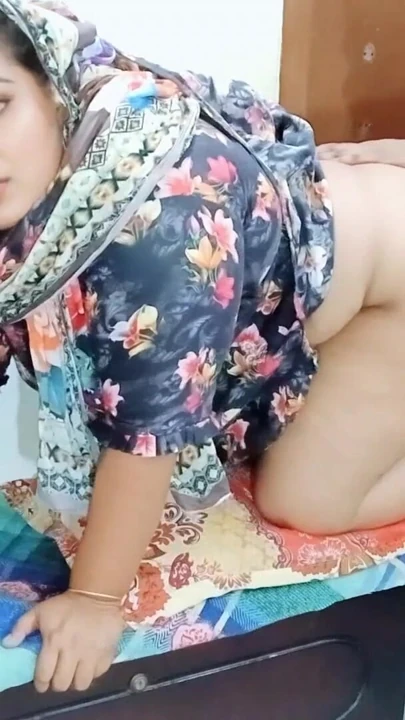 I persuaded a Bangladeshi girl to go to her house and fuck her. | Clip 1