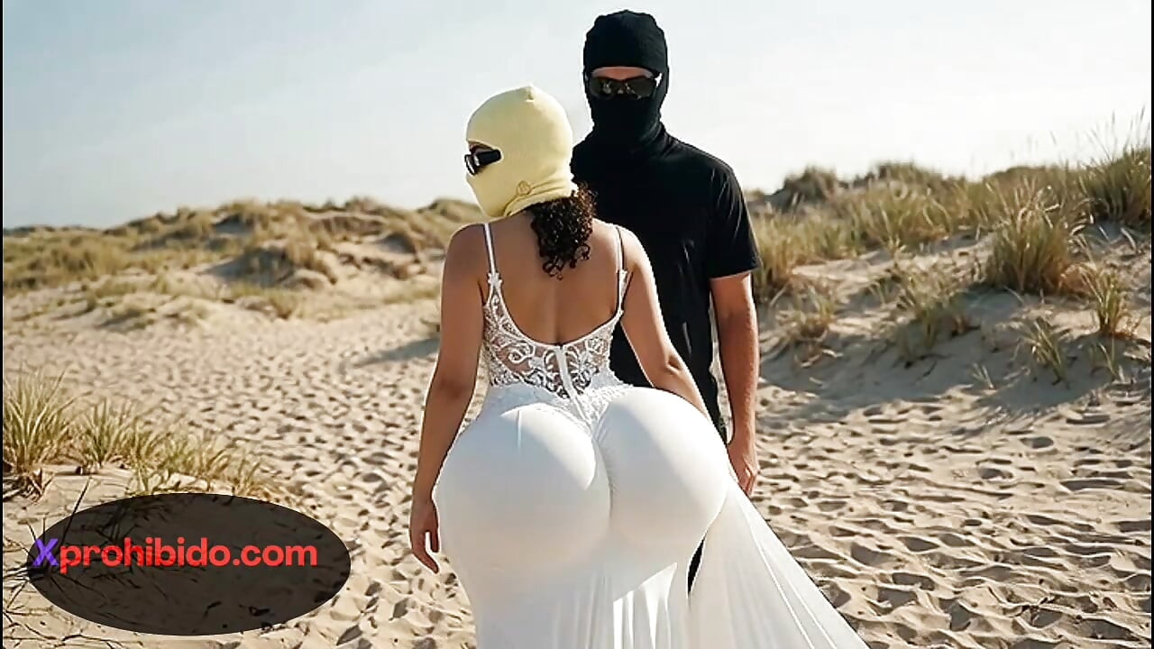 Big Ass Girl Bouncing Her Massive Ass in Thin Thong