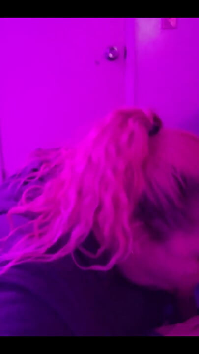 Ehefrau gibt frechen blowjob