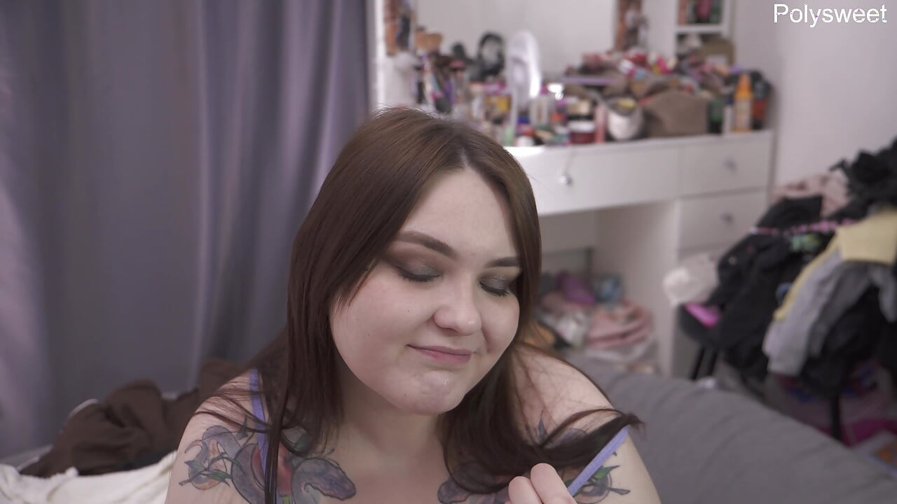 난 너와 함께 노는거야 - 정말 큰 자지를 느끼고 바로 바람난 남편