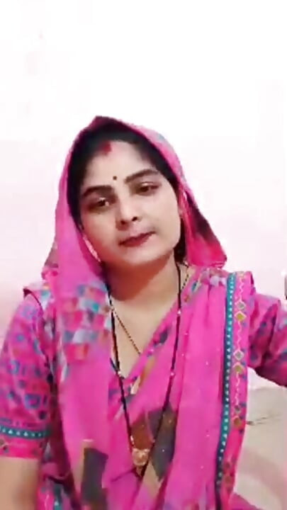 Neighbor calls bhabhi home and has sex with her sexy bhabhi Hard Fucking With Hindi Audio