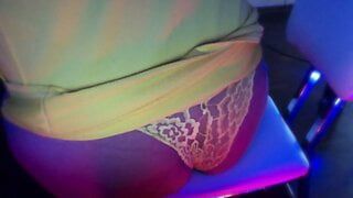 Kellycd666 - eu estou fazendo um chat ao vivo com crossdressers e trans! mostrando meu grande mas