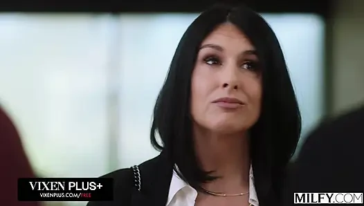 MILFY, BBC-hungrige chefin lady Sienna Rae wird von ihren eifrigen lehrlingen