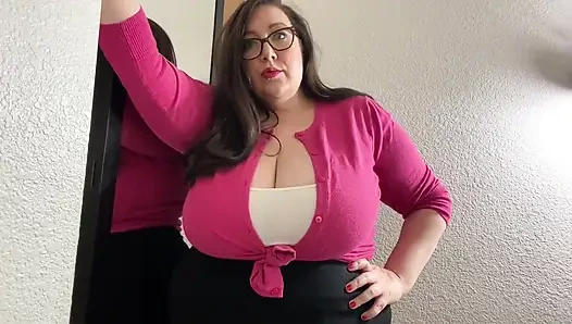 Cewek super semok dengan toket besar ini lebih hot dari pacarmu