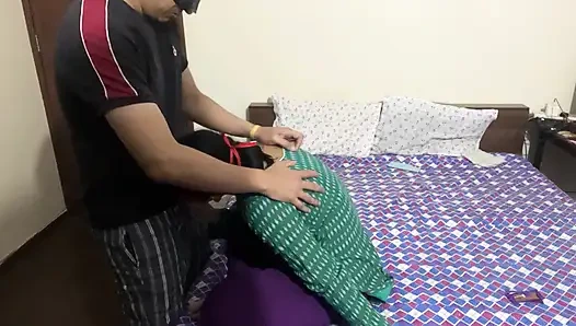 Джек учит и показывает соседке, как ее жестко трахают