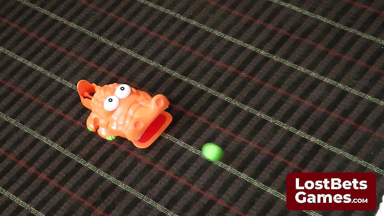 Miniature Golf na may Naughty Twist: Strip Croc 'n' Balls
