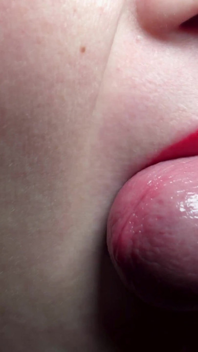 IZBLIZA: Senzualne CRVENE USNE Tjeraju Vaš KURAC da Pulsira U USIMA! NAJBOLJI PRAVI NEMARNI PUŠENJE ASMR | Isječak 1