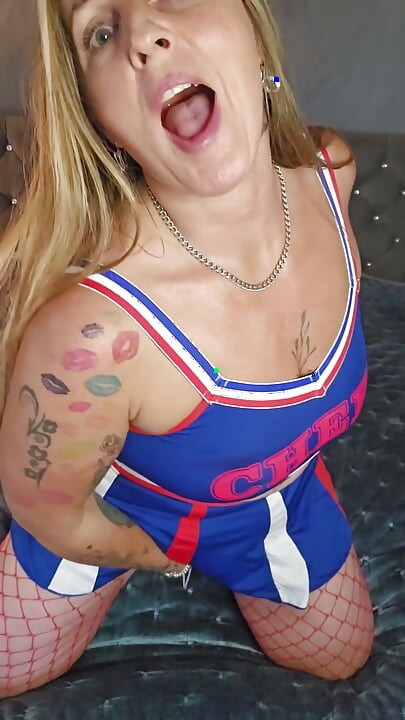 T.i.t.t.y.s. Flexi Cheerleader Ploughs Her Pussy