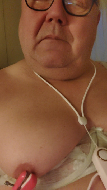 FAT TITTY NIPPLE MASASASE FAT BELLY