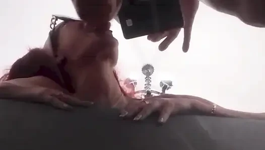 MILF ağzına bir penis alıyor ve boşalıyor, tam video 30 dakika