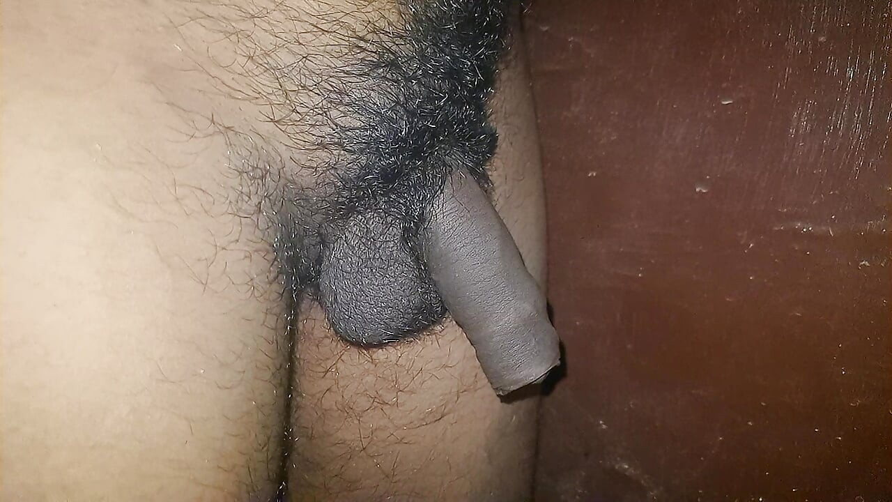 Jonge Desi Indische jongen pissende video.