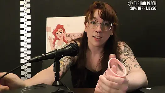 NSFW Review of the Honey Pistil Licking Vibrator From the Bad Peach