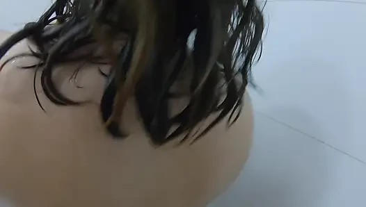Curvy Venezuelan Has Sex Without a Condom with a Colombian in the Shower in a Motel