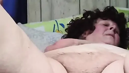 Она не может принять это, когда это так хорошо, она в кончающее настроение