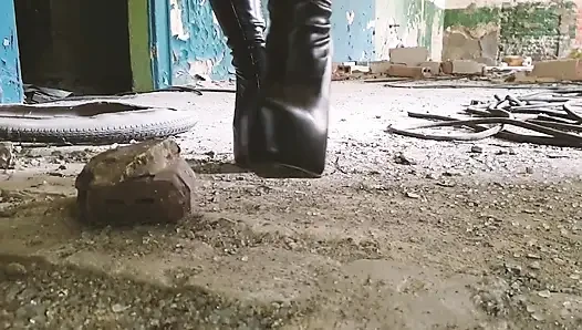Boots, Jeans & Crushing Tease in an Abandoned Building
