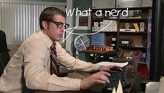 Pelacur terangsang lapar untuk kontol dan untuk menjilati memek