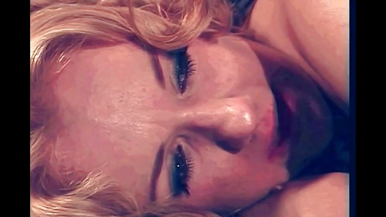 Schwarzer typ mit großem schwanz gekleidet, als weihnachtsmann eine schöne MILf fickt