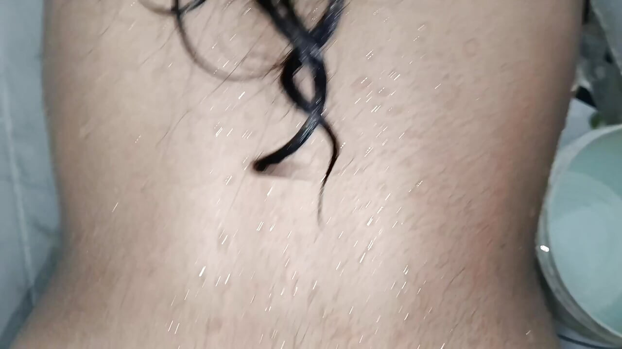 Sexo en la ducha húmeda - trabajo de tetas, follada de culo, corrida en las tetas